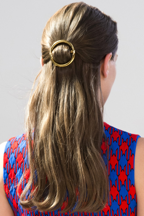 Picture of circle air barrette