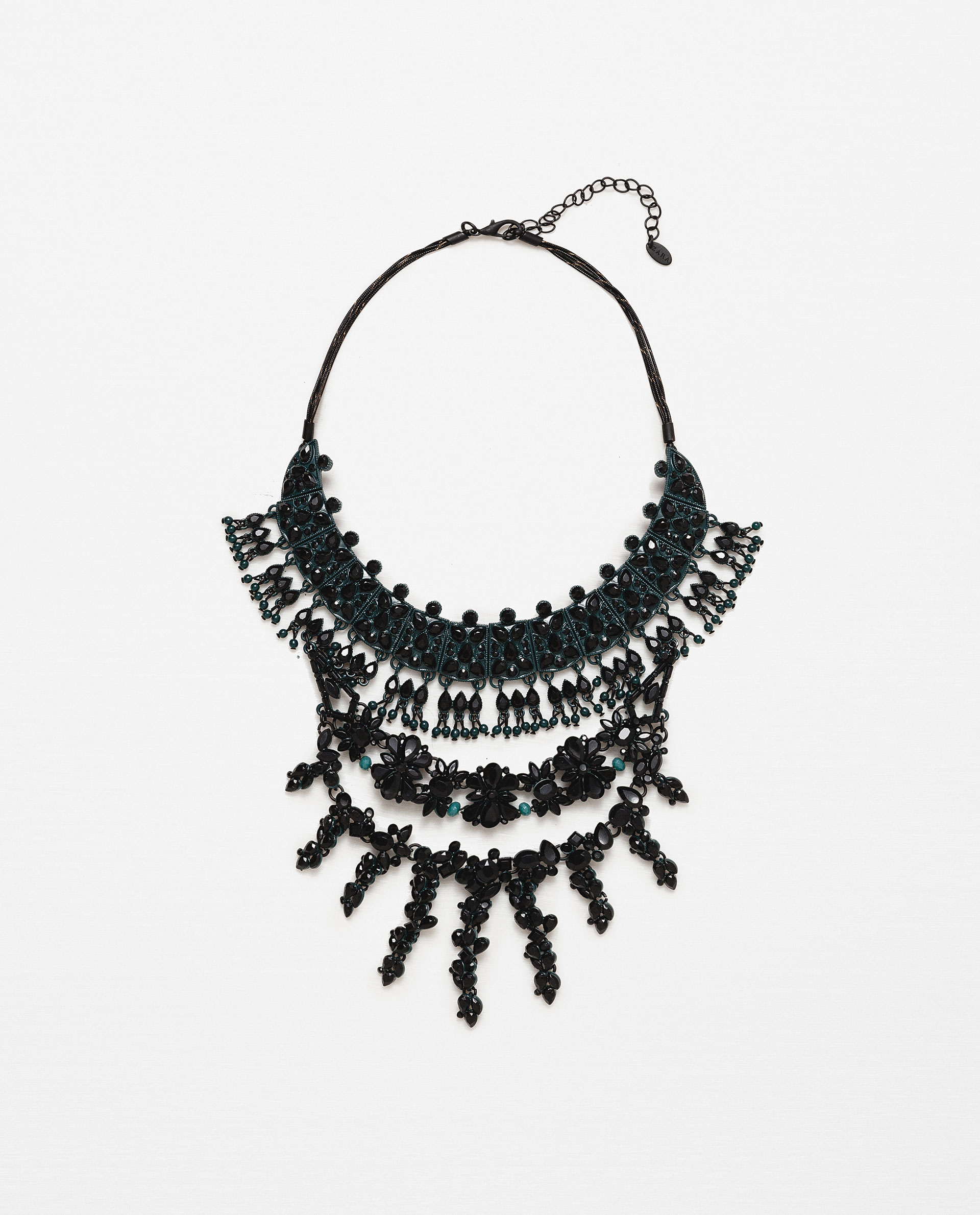 Jewel pendant necklace