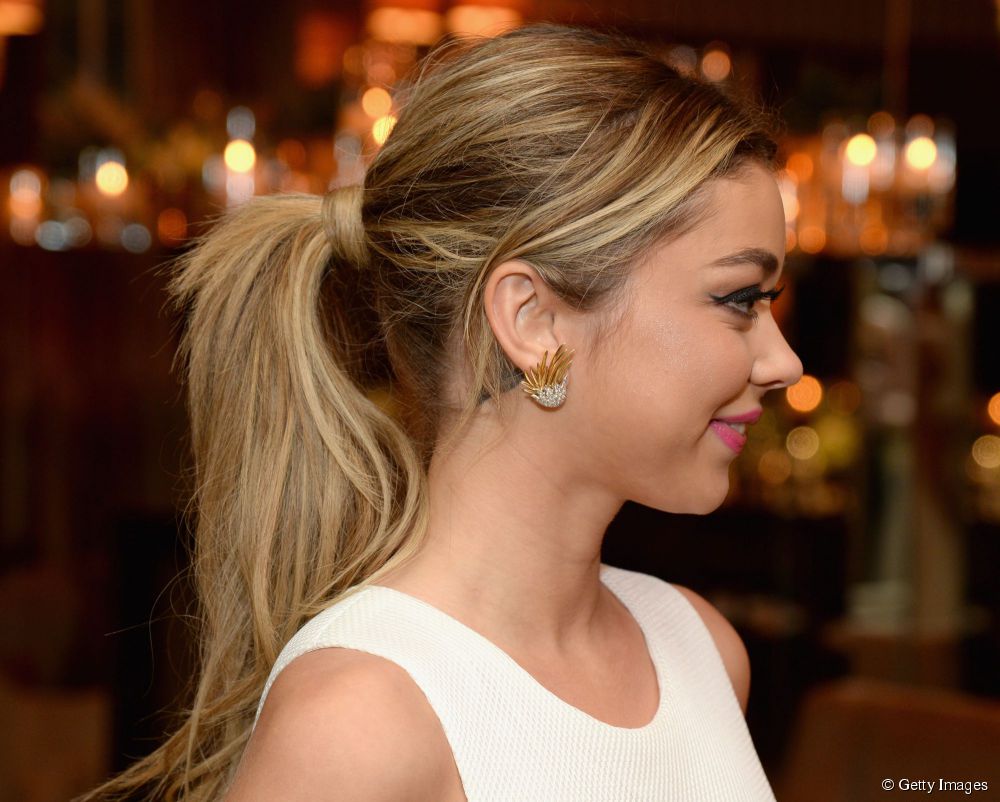 Sarah Hyland low ponytail