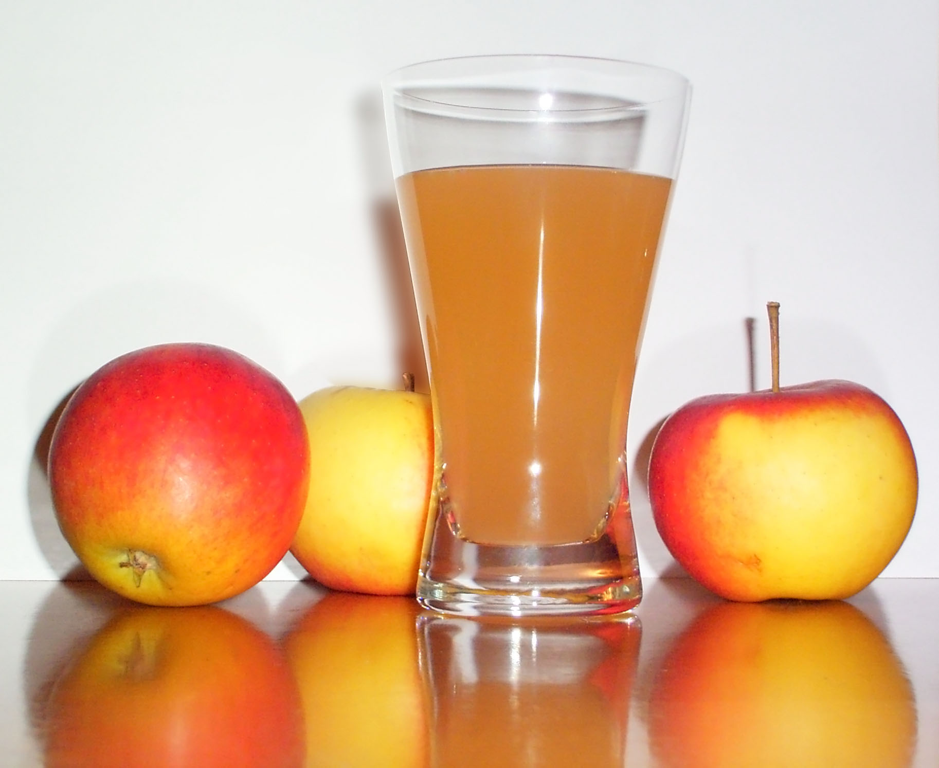 Apple juice and apples