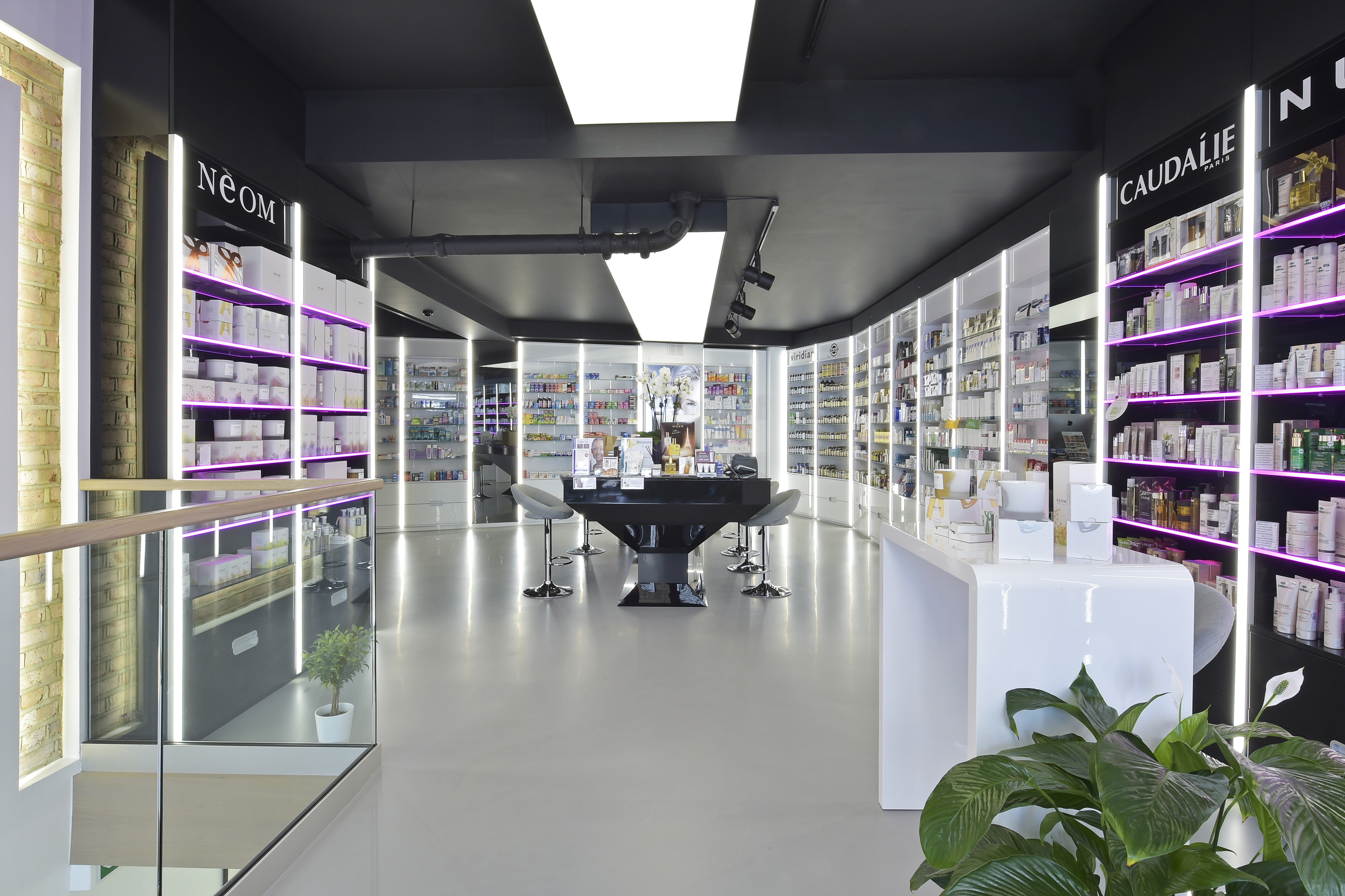 Omiya clinic shop