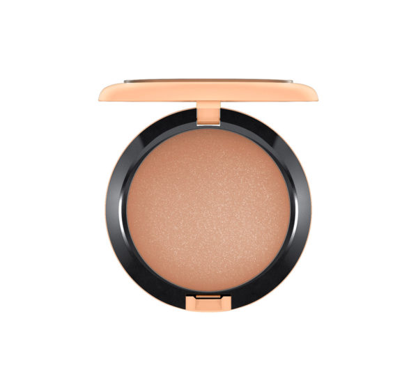 M.A.C. bronzing powder