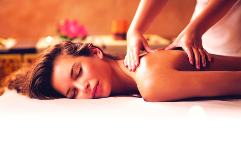 woman having kokolokahi massage