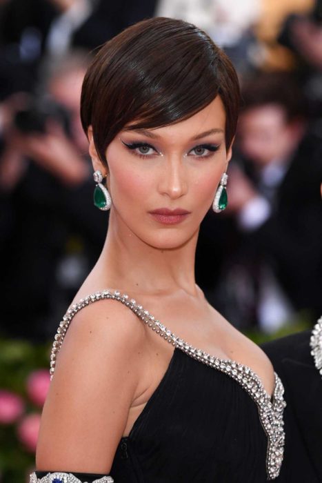 Bella Hadid met gala beauty