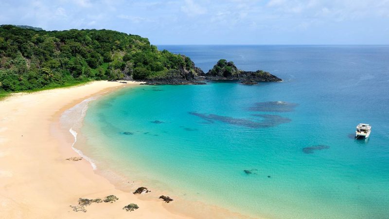 Baia do Sancho via CNN-Travel / Beach